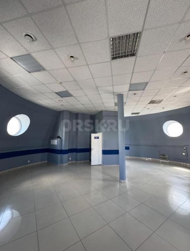 Сдам в аренду Помешение в центре пр Ленина 41Б на 2 этаже(Купол)с левой стороны ДК Нефтянник. - Орск