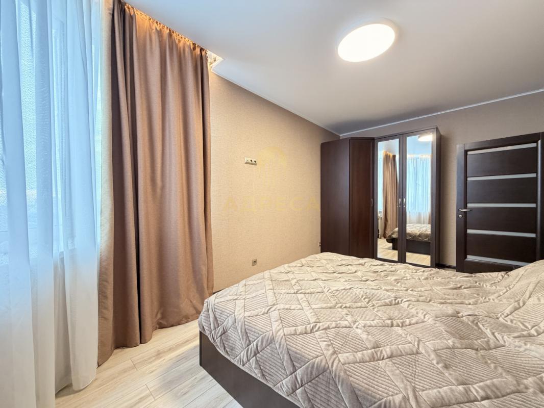 Продается квартира, полностью с ремонтом, расположенная на 14-м этаже 17 этажного дома. - Оренбург