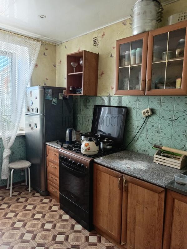 Продаётся 3 комнатная квартира на 5 этаже 5 этажного кирпичного дома. - Орск