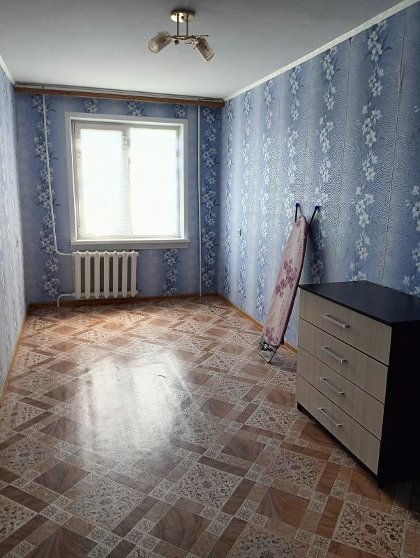 Квартира в хорошем состоянии с мебелью, близко от ост."Новотроицк", рядом магазины, во дво - Новотроицк