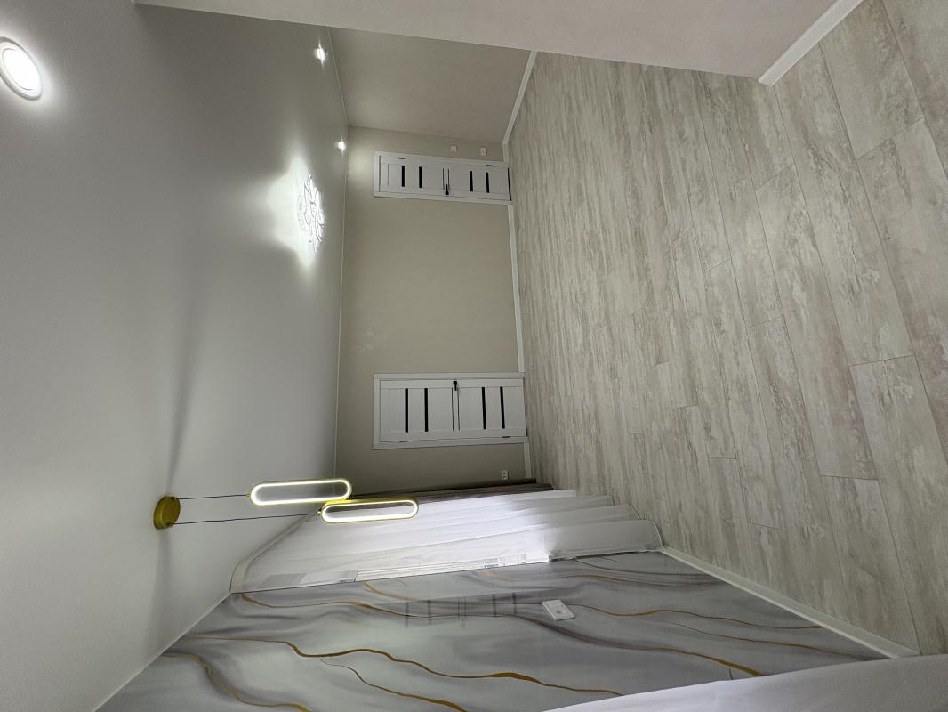 Продам 2-кмн квартиру по Советской 63 (Площадь Ленина ост) в районе с развитой инфраструктурой,остан - Новотроицк