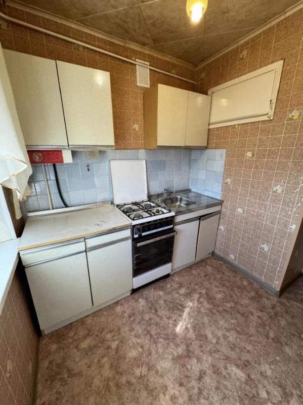 Продаётся квартира с отличной локацией под ремонт! - Орск