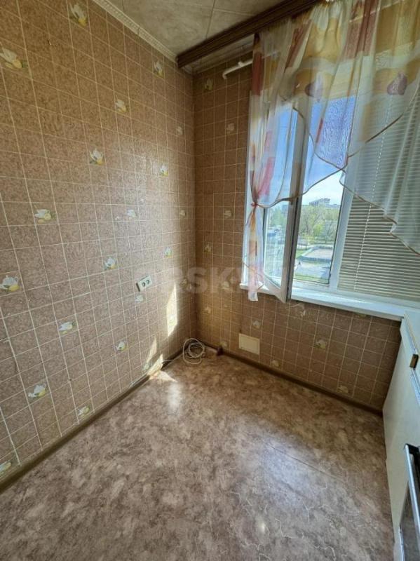 Продаётся квартира с отличной локацией под ремонт! - Орск