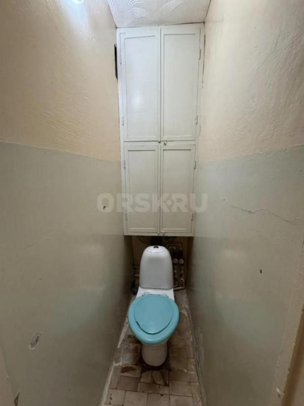 Продаётся квартира с отличной локацией под ремонт! - Орск