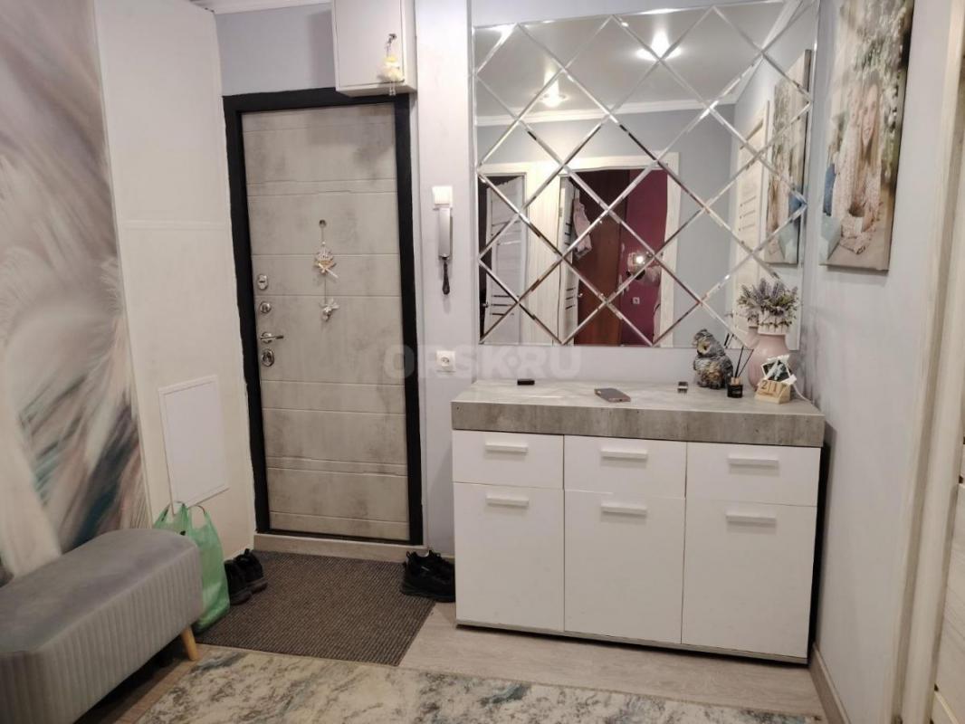 Продаётся уютная трёхкомнатная квартира площадью 61.3 квадратных метра, расположенная на первом этаж - Орск