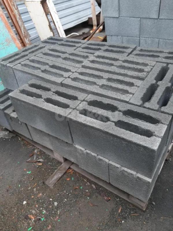 Продам шлакоблок, керамзитоблок, камень бортовой, брусчатку, трамвайную плиту б/у- 250 руб/шт. - Орск