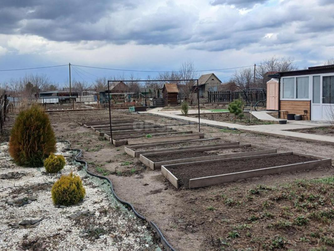 Продам сад на 2-ой садовой, в 10 минутах пешком от остановки, СНТ №18, ул. - Орск