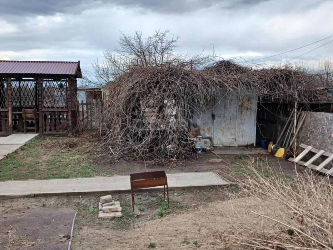 Продам сад на 2-ой садовой, в 10 минутах пешком от остановки, СНТ №18, ул. - Орск