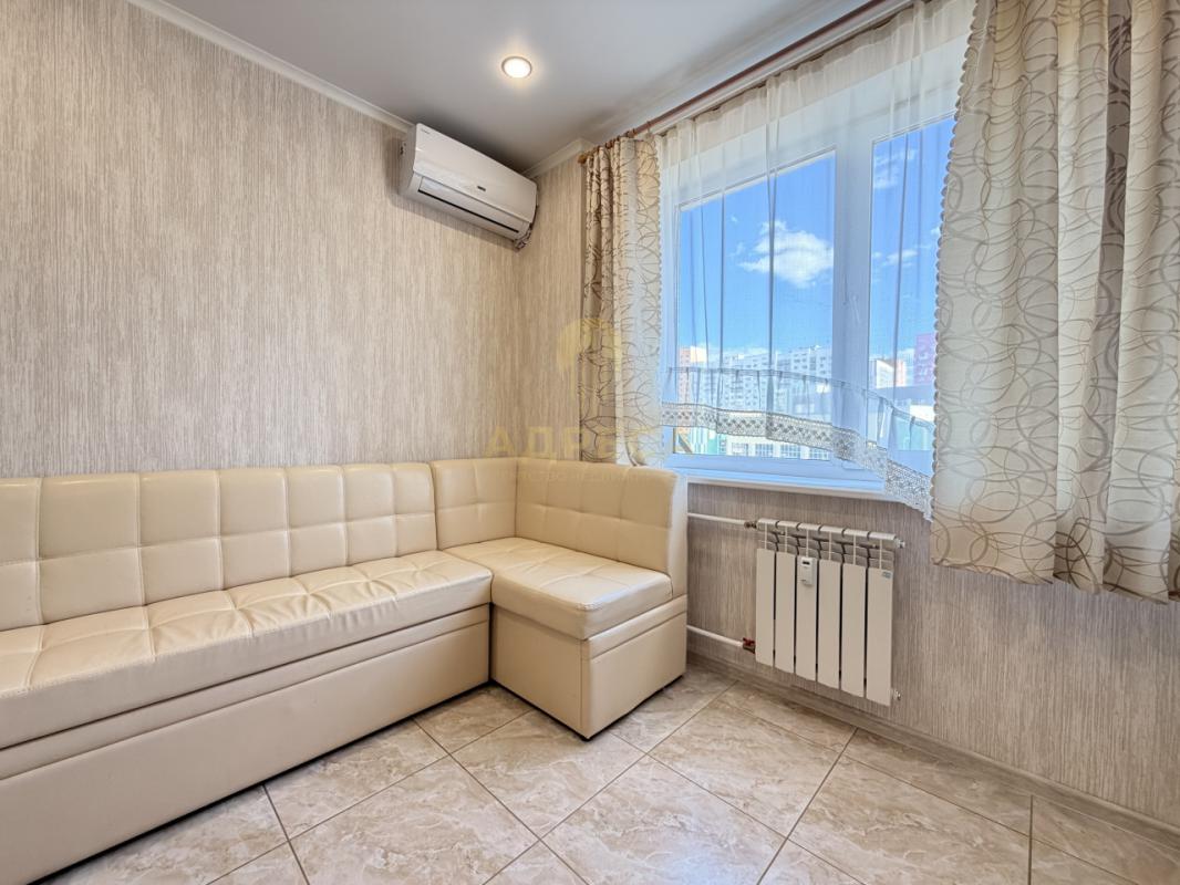 Продаётся тёплая, уютная квартира с удобной планировкой, общей площадью 40 кв. - Оренбург