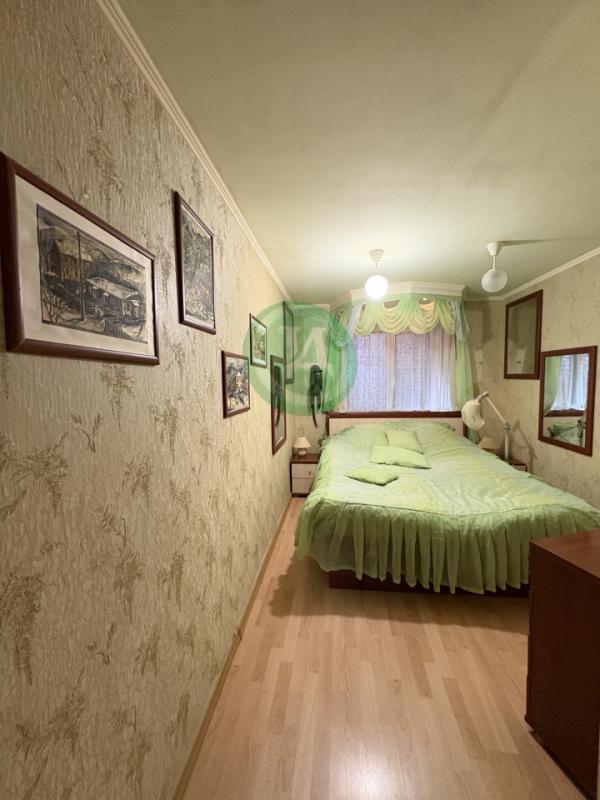 Продам 3-х комнатную квартиру по адресу: ул. - Орск