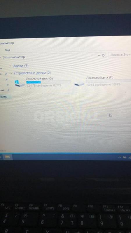 Продам нетбук, характеристики на фото, зарядник не много отходит, колонки в подарок, торг - Орск