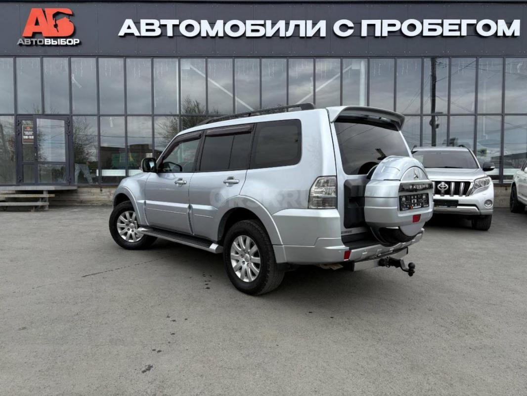 Двигатель 3.0 АТ (178 л. с.) 
 Автоматическая КПП 
 7 - ми местный салон
 Кондиционер  
 Юридиче - Орск