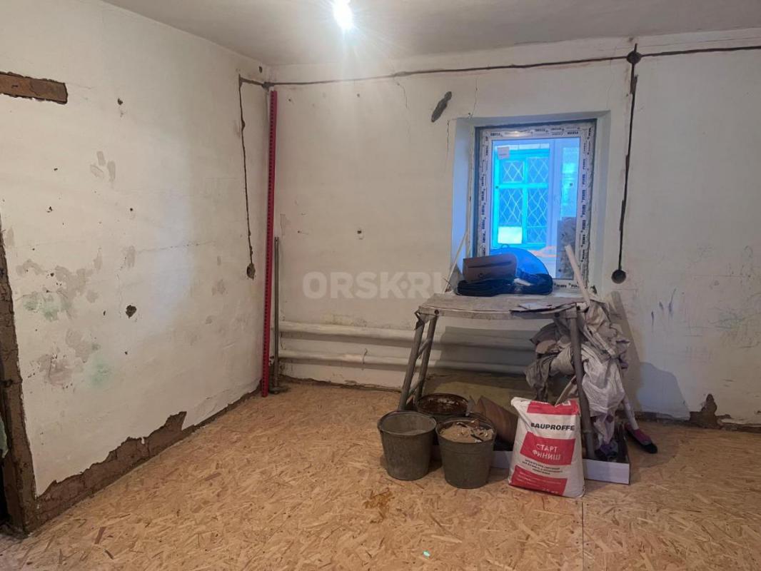 Продается дом в пос Елшанка по ул Актюбинской,в 2 минутах (на машине) от ост. - Орск