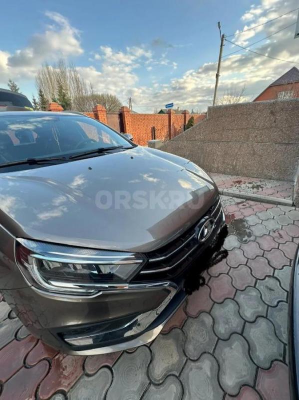 Продам в связи с переездом, машина в отличном, куплена в декабре 2024 года - Орск