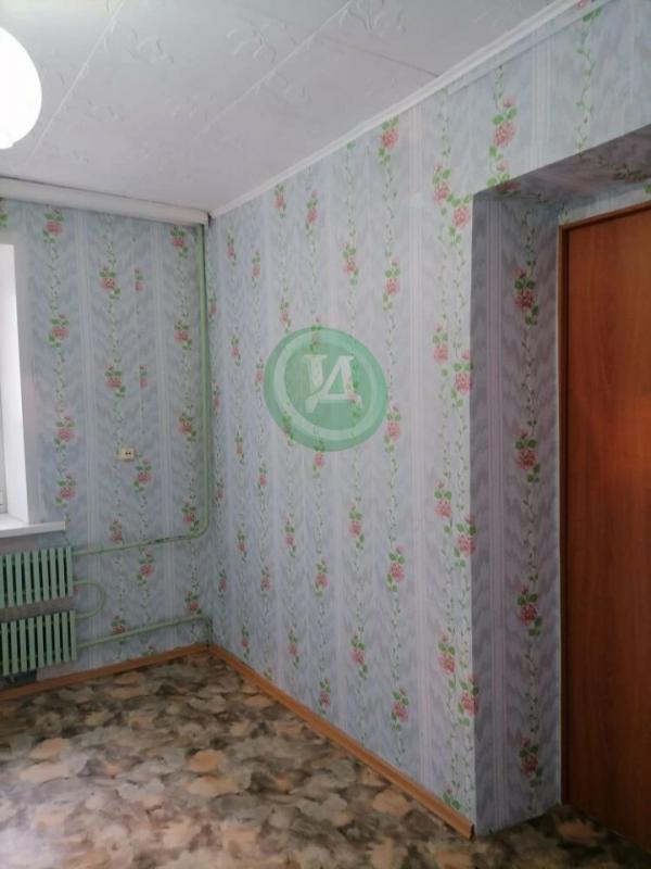 В продаже двухкомнатная квартира в 7 мкрн. - Орск