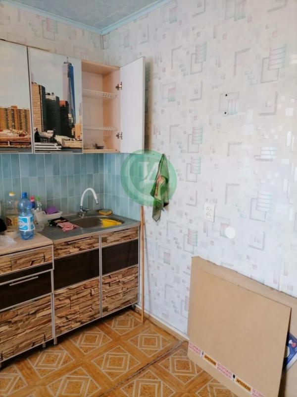 В продаже двухкомнатная квартира в 7 мкрн. - Орск