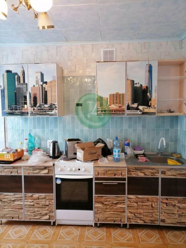 В продаже двухкомнатная квартира в 7 мкрн. - Орск