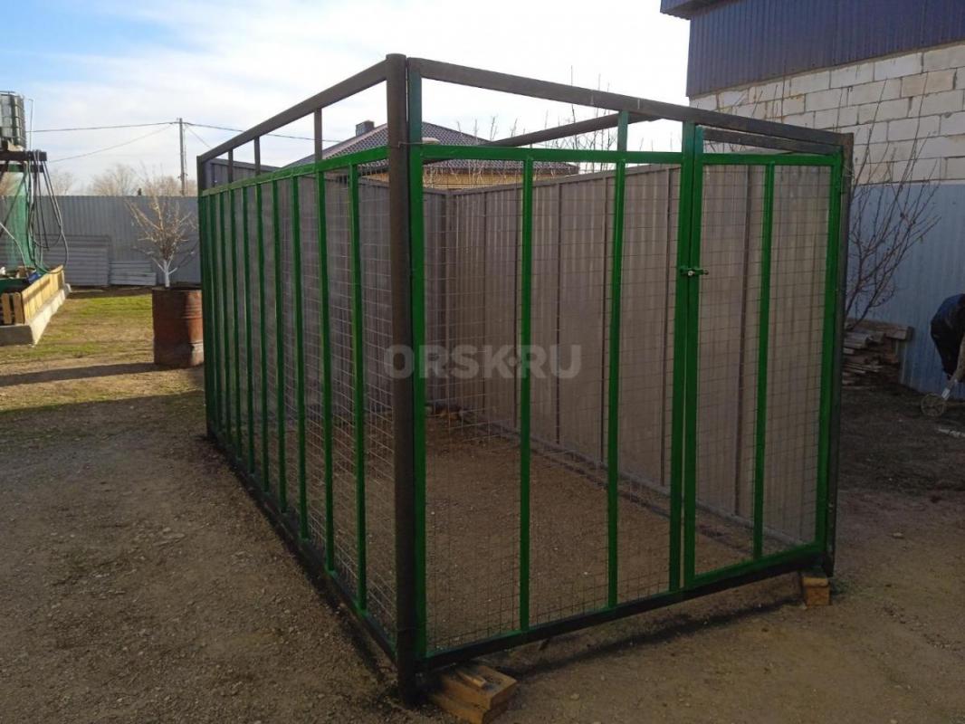 продам вольер для собак в отличном состоянии полностью разборный 4 стены и крыша  длина 4 метра  шир - Орск