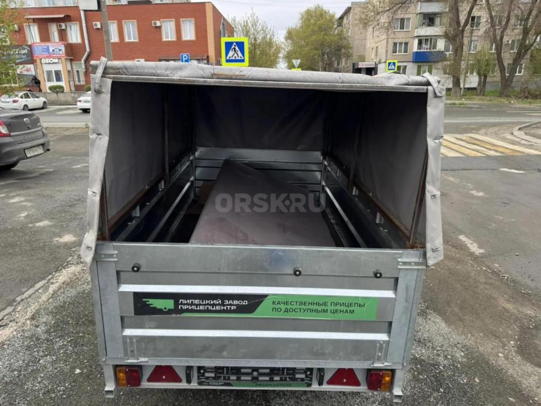 Продам прицеп легковой новый выезжал 2 раза на природу и стоит на учёт не ставил документы полный ко - Орск