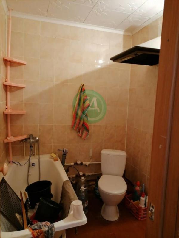В продаже двухкомнатная квартира в 7 мкрн. - Орск