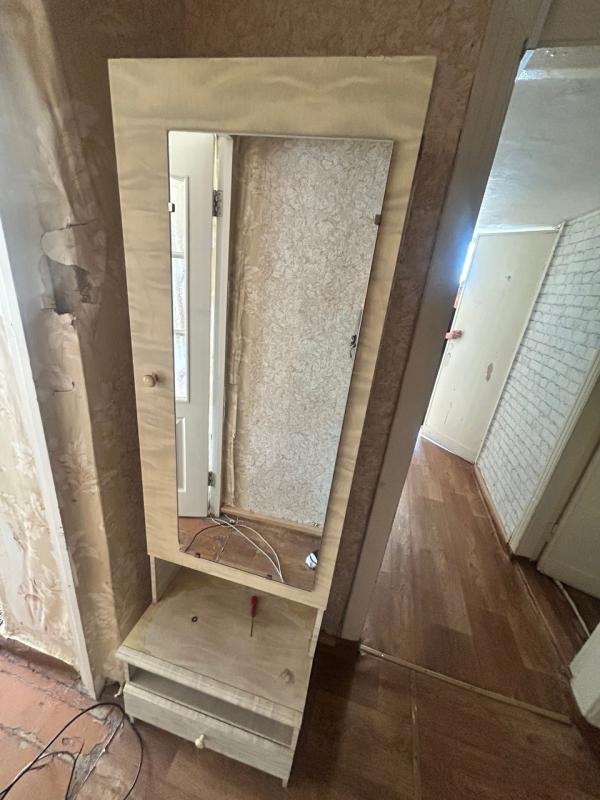 Продам: горка -1200руб., тумбочки-500руб., телевизор-500руб., стиральная машинка - 3000руб., газовая - Новотроицк