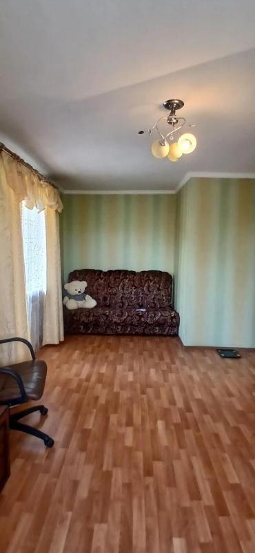 Предлагаем Вашему вниманию светлую уютную квартиру  с хорошими ремонтом по приемлемой цене
• г. - Новотроицк