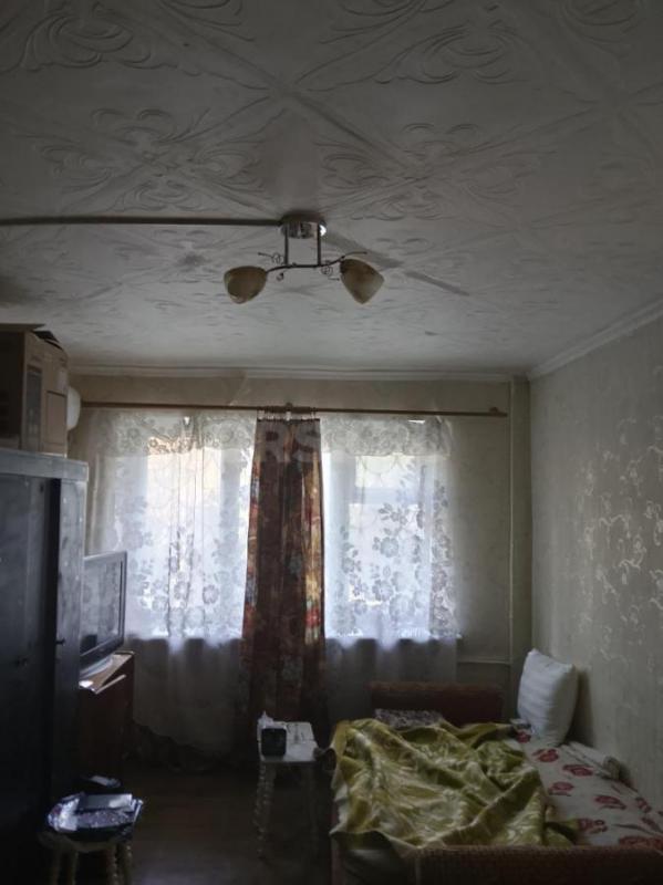Продам квартиру на 1 м этаже, по улице Шелухина, привокзальный район, очень хорошее расположение, це - Орск