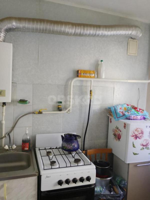 Продам квартиру на 1 м этаже, по улице Шелухина, привокзальный район, очень хорошее расположение, це - Орск