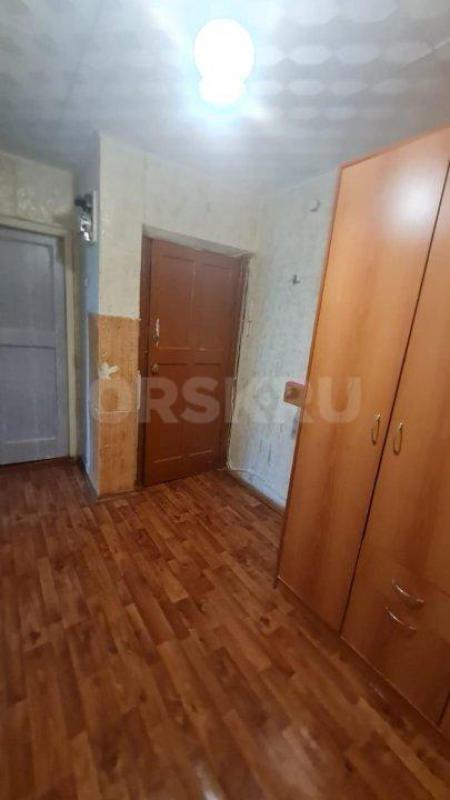 Продается 2-х комнатная квартира по адресу: ул. - Орск
