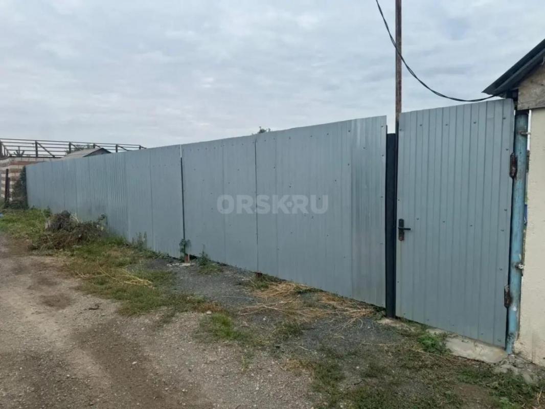 Продам дачу в СНТ урожай 
Находится по улице Энергетиков 
Около Агро цветов около теплиц 
Рядом - Орск