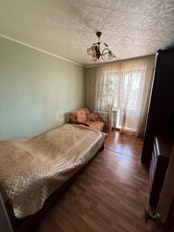 Продается просторная трехкомнатная квартира с изолированными комнатами на четвертом этаже девятиэтаж - Орск