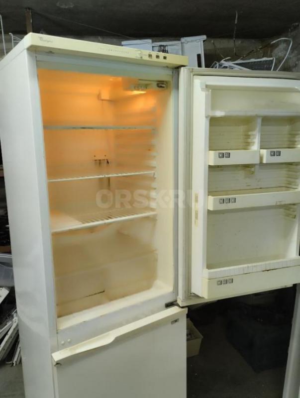 Продам холодильник Whirlpool ART 330/G/WP, двух компрессорный, обе камеры в исправном состоянии. - Новотроицк