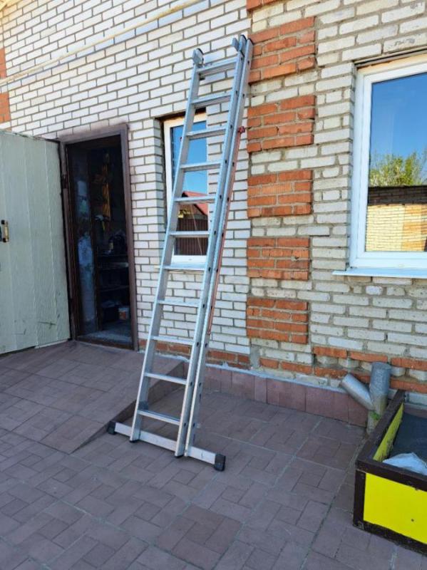 Лестница двух секционная 4.8м за 10000руб., полоса 40х4 150руб. - Орск