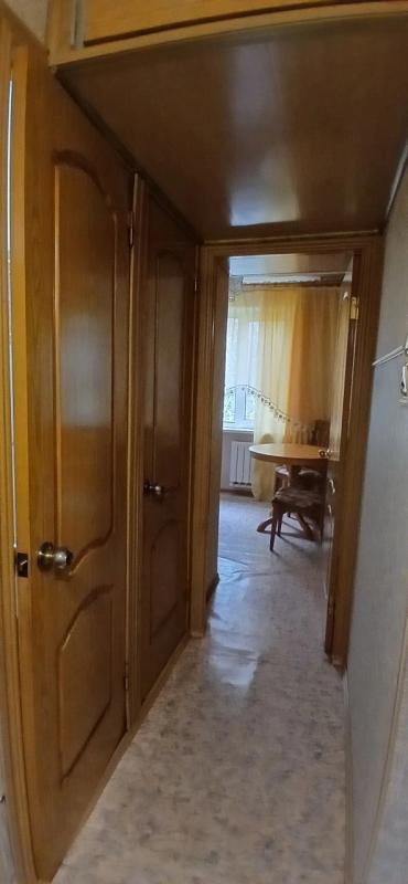 Предлагаем Вашему вниманию светлую уютную квартиру  с хорошими ремонтом по приемлемой цене
• г. - Новотроицк