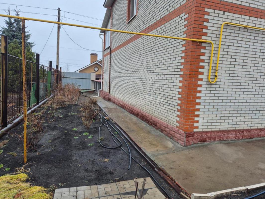 Продаётся 2-х этажный дом в районе телевышки с хорошим ремонтом. - Орск