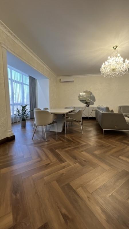 Шикарная 3-комнатная квартира в центре Орска! - Орск