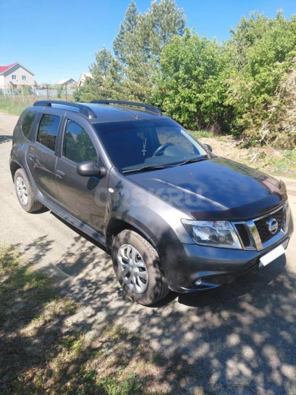 Продам ниссан террано 3 2017год в родном окрасе есть дефект на заднем бампере, кондиционер,гур,2эсп, - Орск