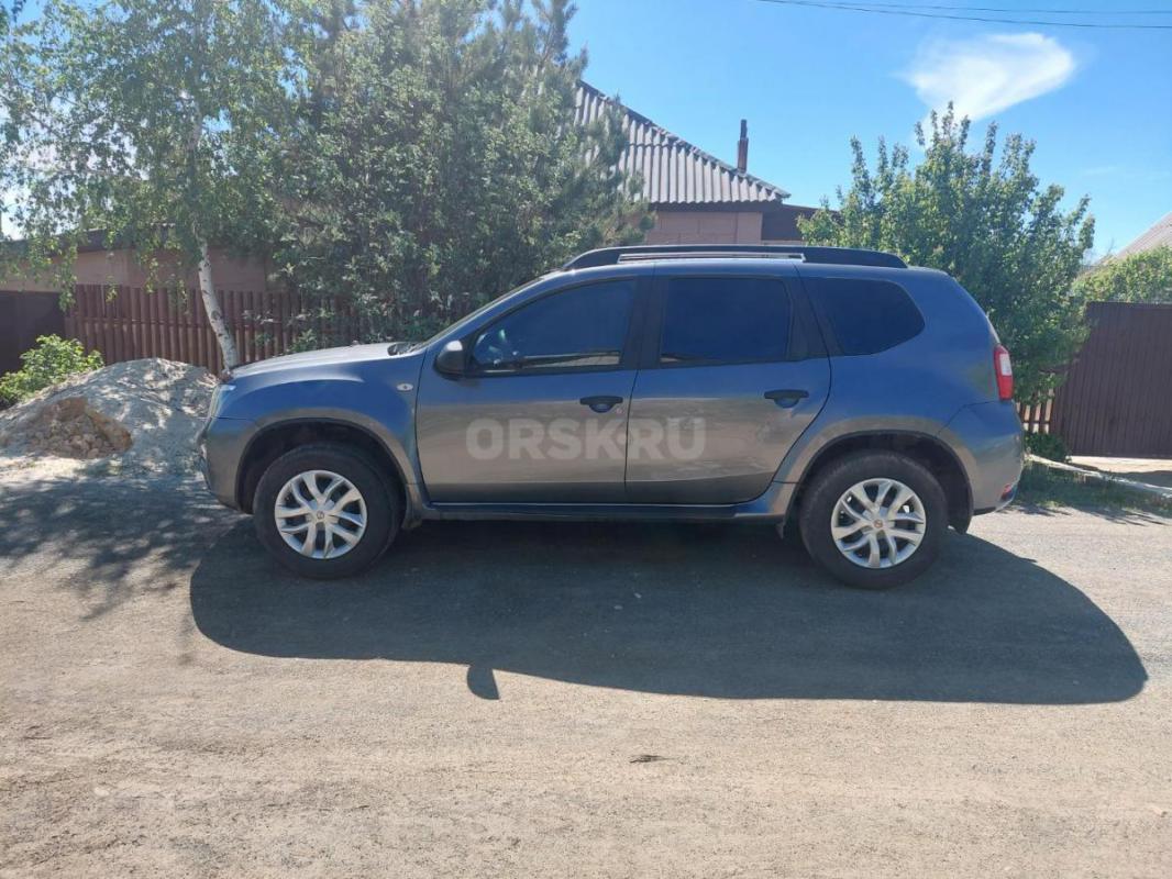 Продам ниссан террано 3 2017год в родном окрасе есть дефект на заднем бампере, кондиционер,гур,2эсп, - Орск