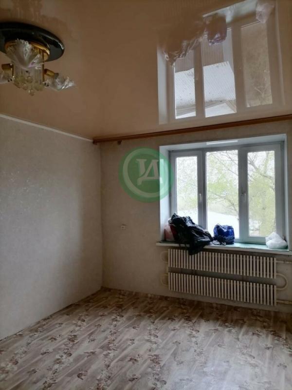 В продаже двухкомнатная квартира в 7 мкрн. - Орск