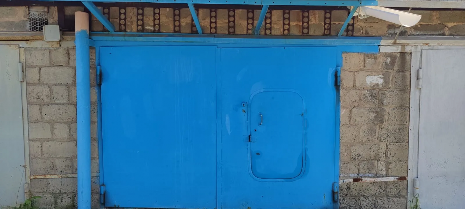 Продам гараж 3*6 (погреб,смотровыя яма,полки)на ул. - Орск