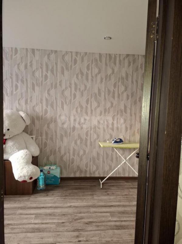 В продаже светлая, уютная 2-х ком квартира, расположенная на 3-м этаже в трех этажном панельном доме - Орск