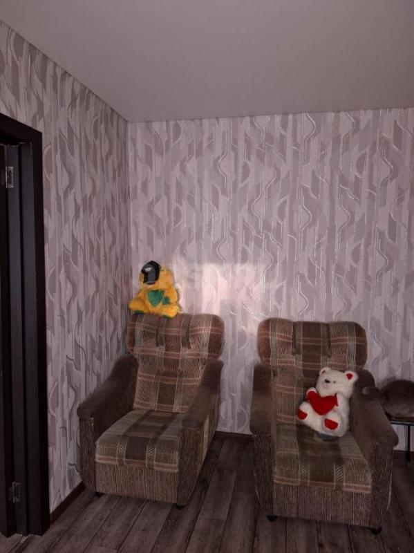 В продаже светлая, уютная 2-х ком квартира, расположенная на 3-м этаже в трех этажном панельном доме - Орск