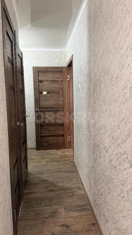 Продам 2-ух комнатную квартиру в районе остановки "6 школа". - Орск