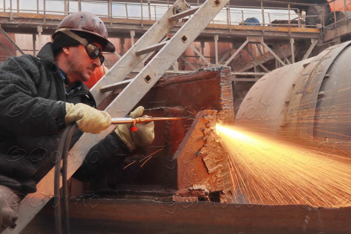Газорезчик 5р., Возможна вахта. - Орск