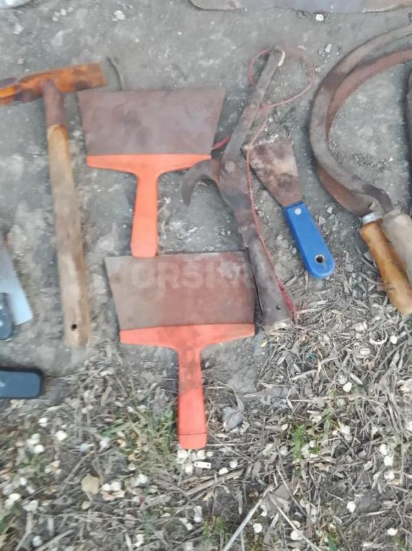 Продам лопаты , серпы , ножовки в рабочем состоянии. - Орск