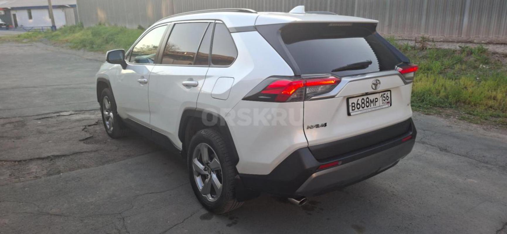 Продам Toyota Rav4 (Тойота Рав4), не бит не крашен,  гаражное хранение, 1 собственник,  куплена: окт - Орск