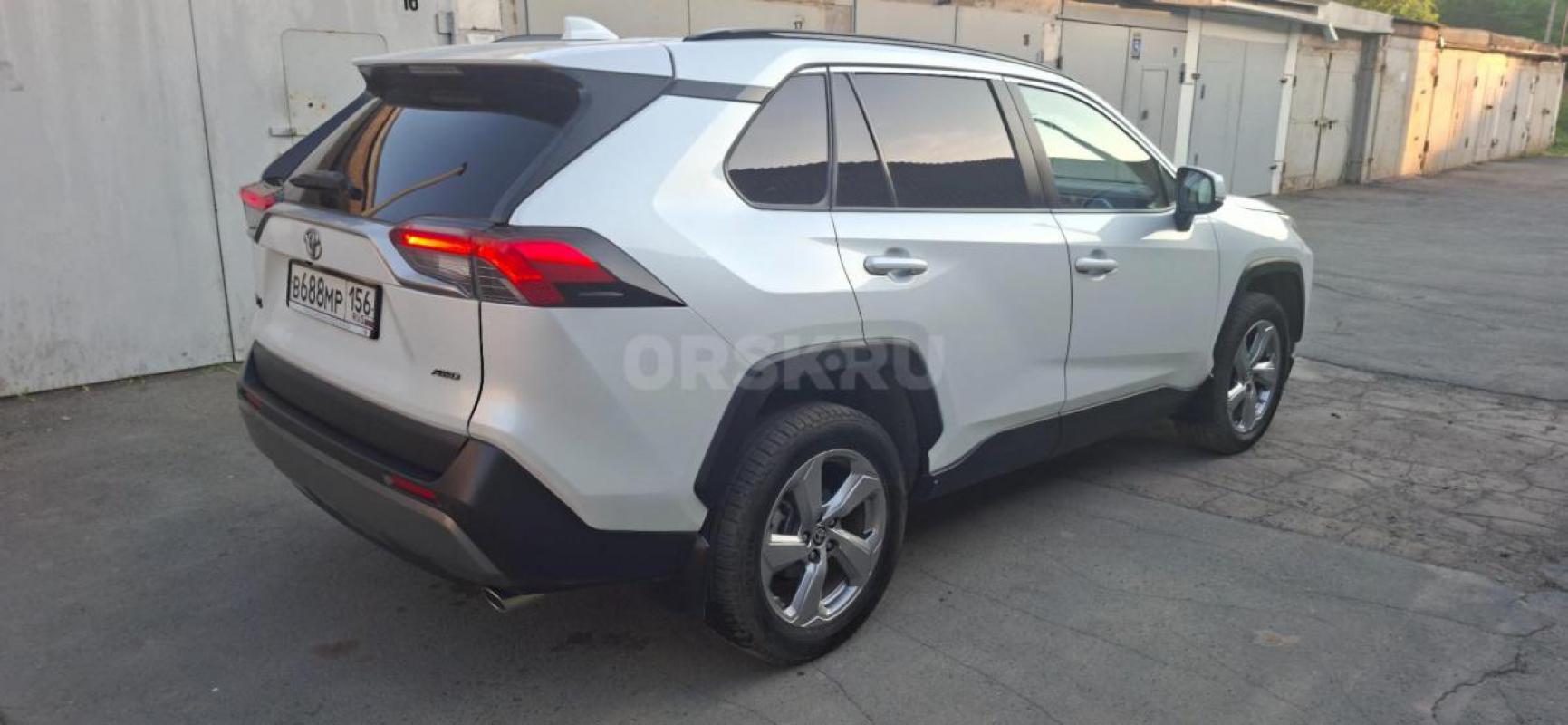 Продам Toyota Rav4 (Тойота Рав4), не бит не крашен,  гаражное хранение, 1 собственник,  куплена: окт - Орск