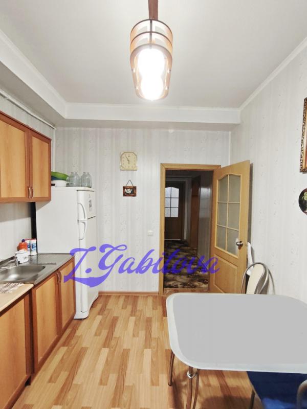 Продаётся уютная трехкомнатная квартира площадью 80.1 квадратных метров на первом этаже двухэтажного - Орск