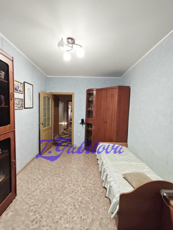 Продаётся уютная трехкомнатная квартира площадью 80.1 квадратных метров на первом этаже двухэтажного - Орск