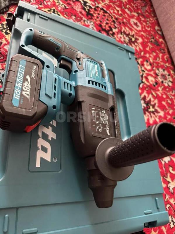 Продам новый набор электроинструментов Makita (4 инструмента в кейсе). - Орск